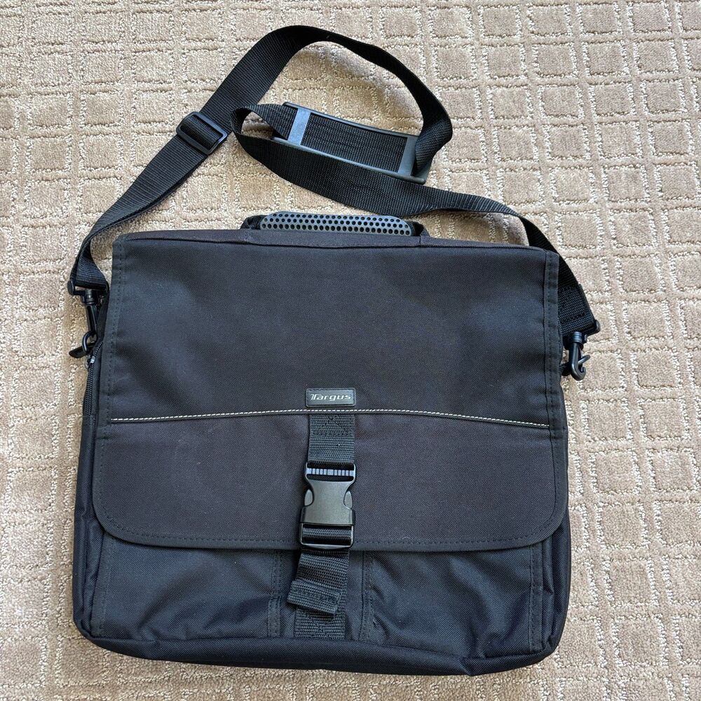 Targus Laptop Computer Bag Black Adjustable Shoulder Strap Travel Padded Pockets